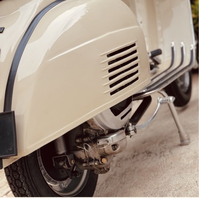 vespa super 1968, restauration complète, certificat piaggio, proche de Dijon 