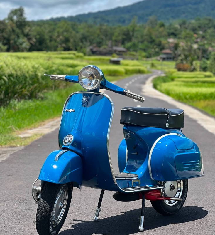 vespa sprint 150cc , 1971, restauration complète, carte grise collection, proche de Genève 