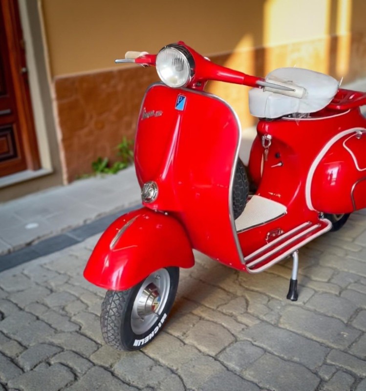 Prenez la route avec style – en Vespa vintage ! Vespa VBB ,restauration complète, carte grise collection proche de St Tropez