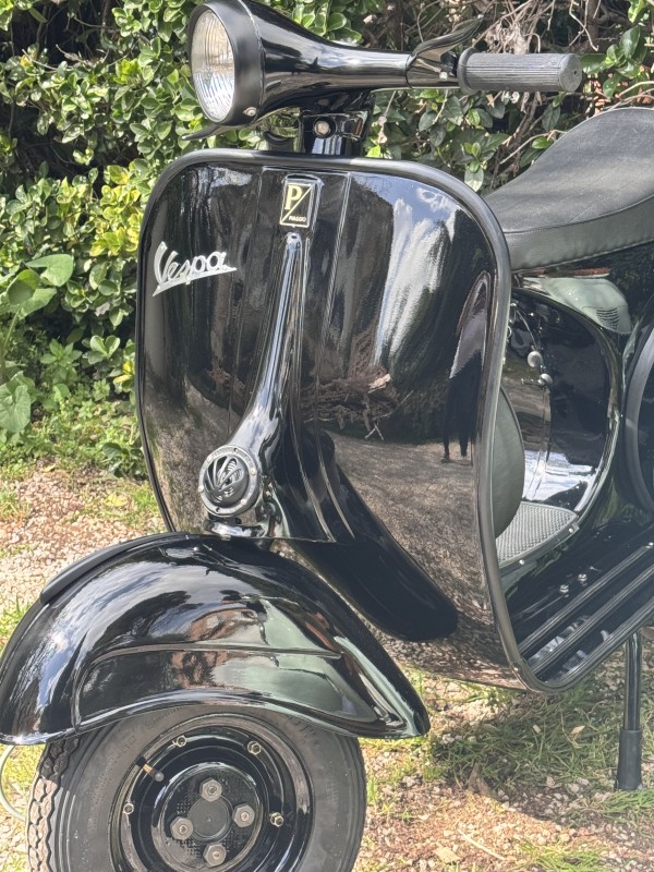 ⚫ Vespa All Black sur mesure – L’icône italienne réinventée par @lavespazienne, disponible immédiatement, carte grise collection 