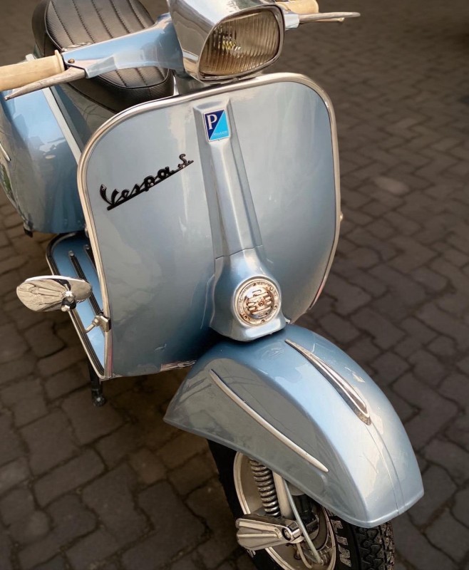 vespa sprint 73 , entièrement restaurée, certificat d origine piaggio , proche de Monaco 