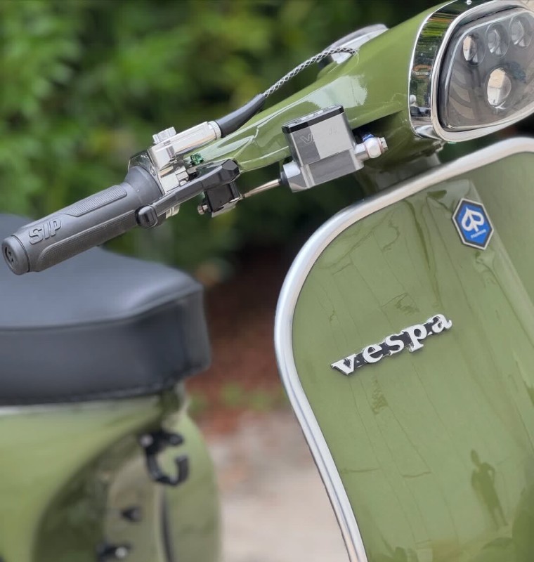 ???? Vespa Sprint 150 personnalisée – restauration complète, carte grise collection, luberon , Provence 