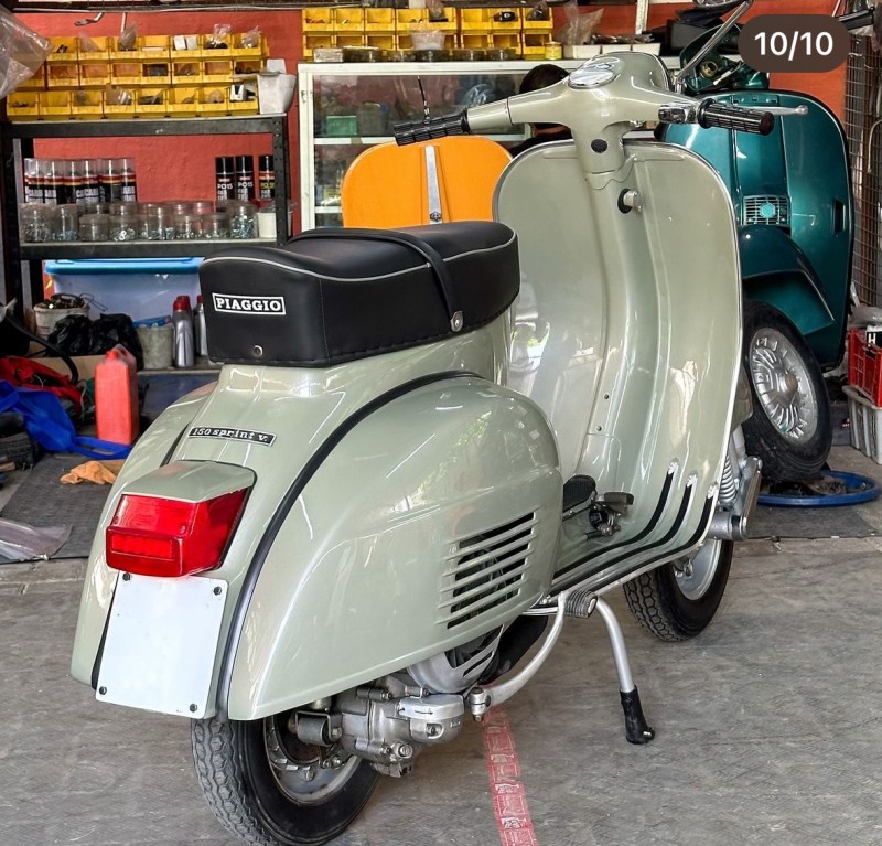 vespa sprint 150cc , carte grise de collection, restauration complète personnalisée, Paris 