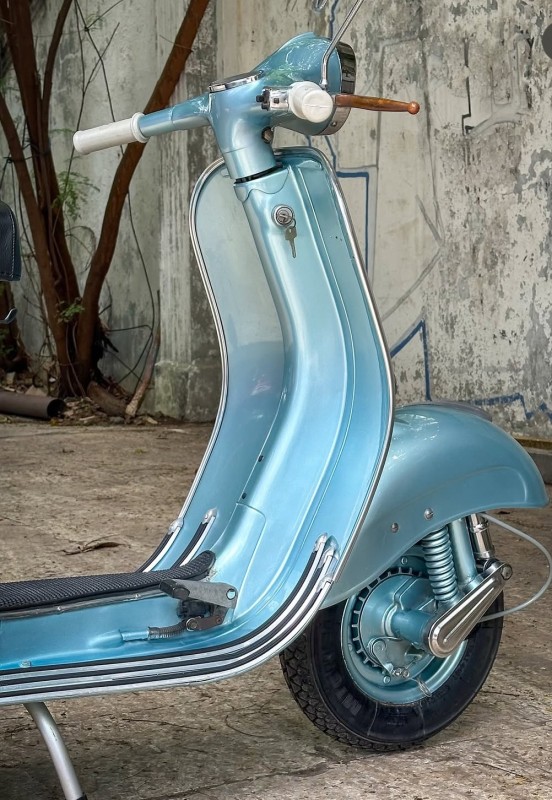 VBB1 de 1962 ,entièrement restaurée, carte grise française de collection proche de La Rochelle