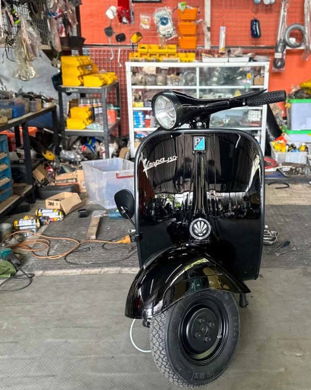 vespa VBB 1964-livraison Paris - entièrement restaurée - carte grise française collection 