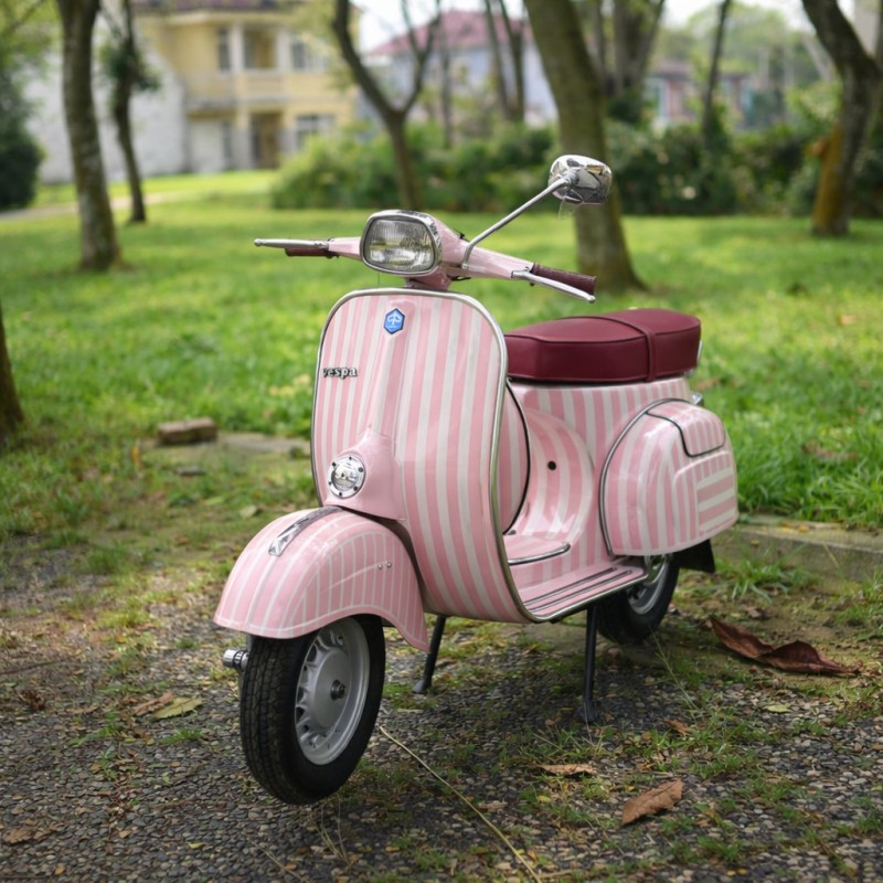 ???? Scooter vintage coloré : le nouveau phénomène tendance qui crée le buzz

Un scooter au design unique qui attire tous les regards carte grise de collection, restauration complète 