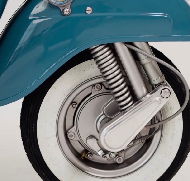 Restauration Vespa vintage : comment une icône italienne retrouve sa jeunesse après 3 mois de travail artisanal, carte grise collection, proche de Lille 