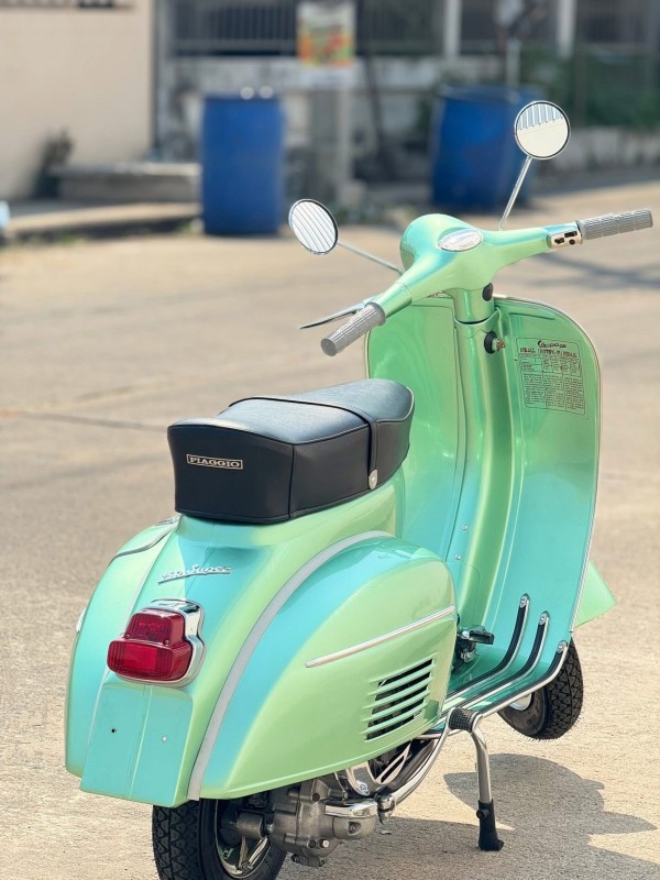 Vespa Super 1966 Vert Métallisé , carte grise de collection, Lilles (Restauration @lavespazienne)