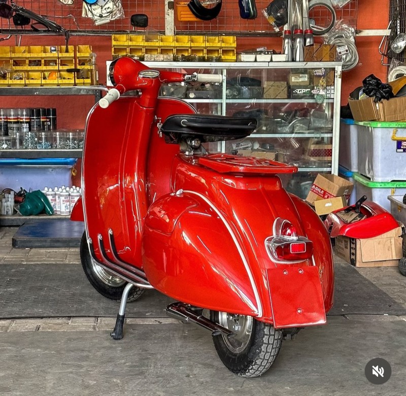 vespa VBB 150cc  entièrement restaurée, personnalisée, certificat d’authenticité, carte grise de collection, proche de saumur 