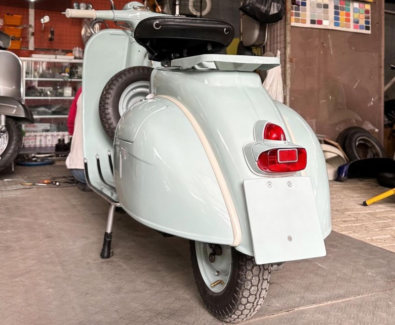 vespa Vbb 150cc vendue et livrée proche de Grenoble . sur commande. carte grise française collection 