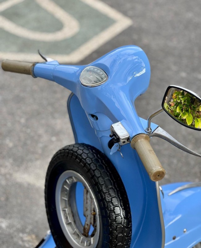 Vespa super 1966 . entièrement restaurée. carte grise française collection proche de Biarritz 