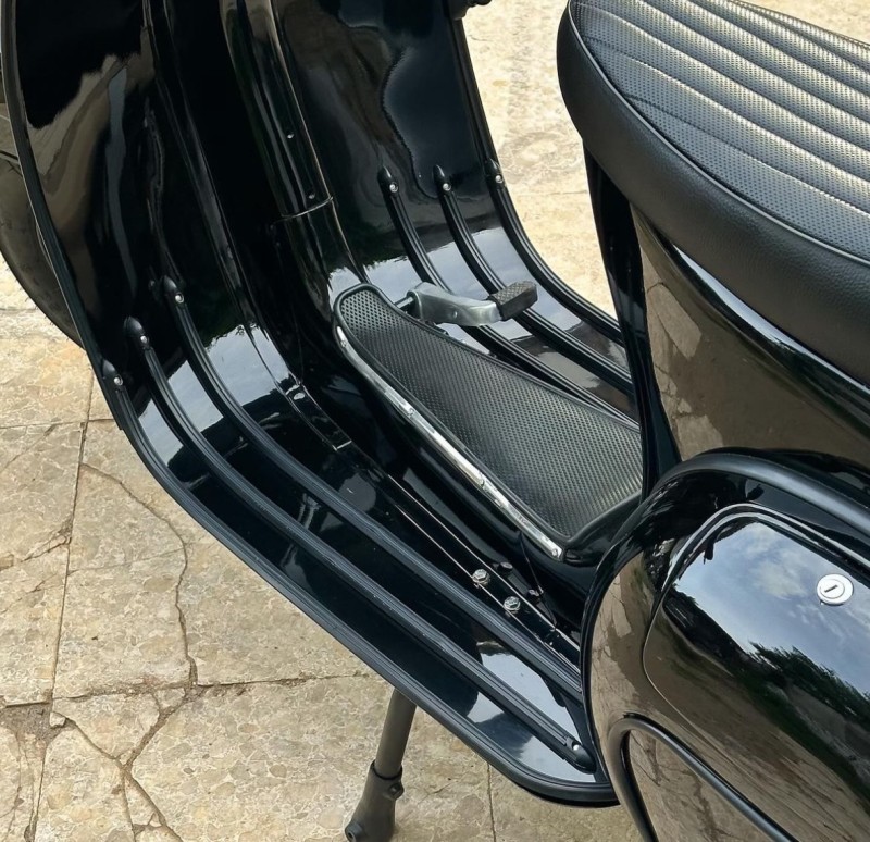 vespa VBB 1964-livraison Paris - entièrement restaurée - carte grise française collection 