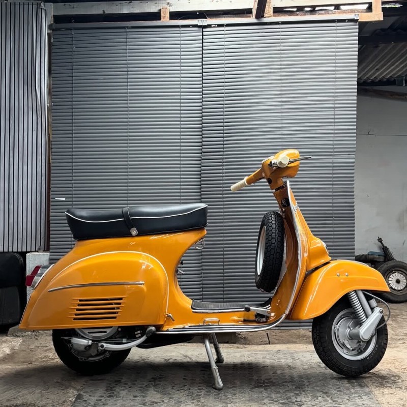Vespa super 1970, restaurée complètements, carte grise de collection, Paris