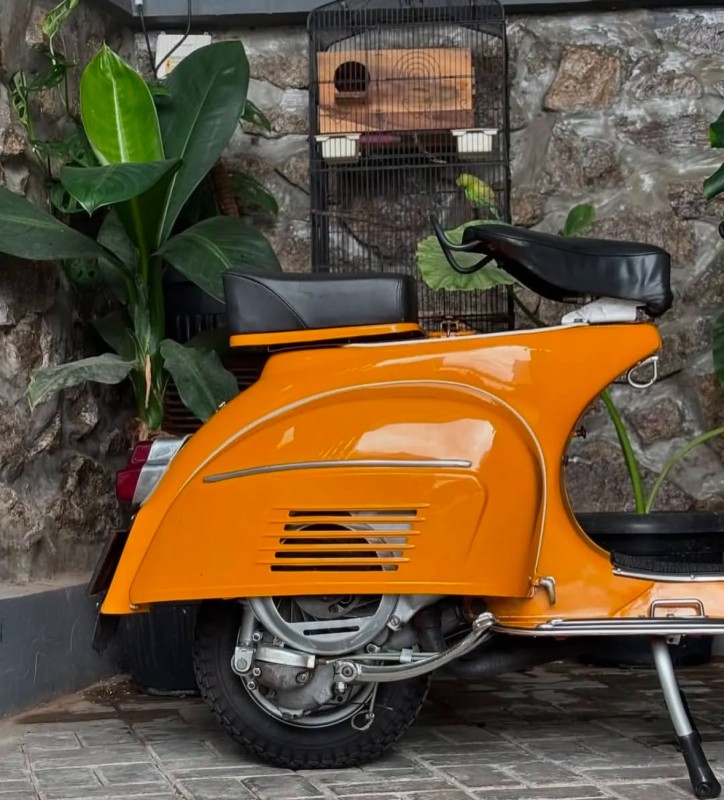 vespa super 66 entièrement restaurée , certificat d’authenticité et collection, carte grise française collection proche de limoges 