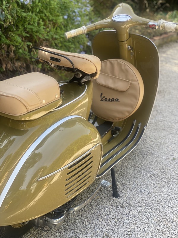 vespa VNB 1963 entièrement restaurée. proche de Marseille 