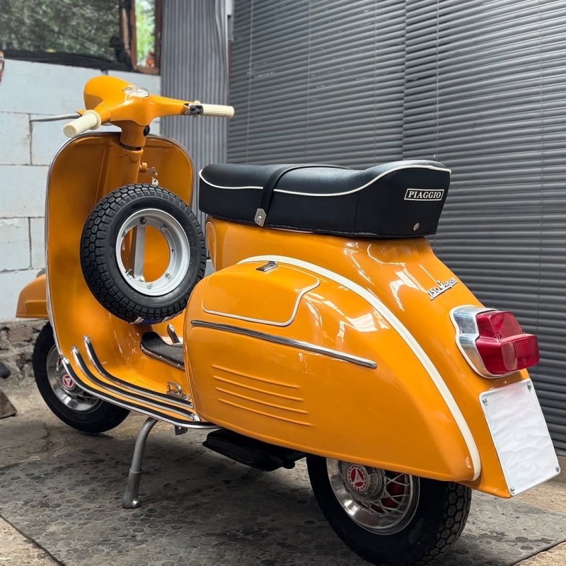Vespa super 1970, restaurée complètements, carte grise de collection, Paris