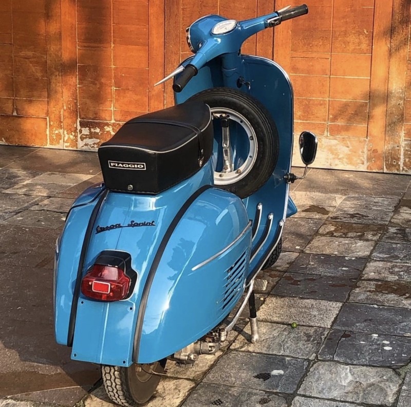 vente de vespa sprint 150 .1966 . carte grise française collection 