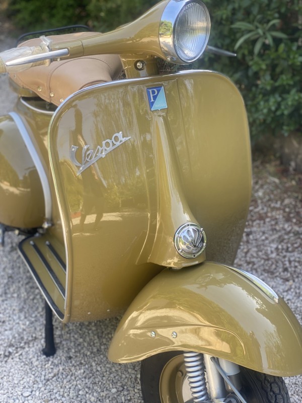 vespa VNB 1963 entièrement restaurée. proche de Marseille 