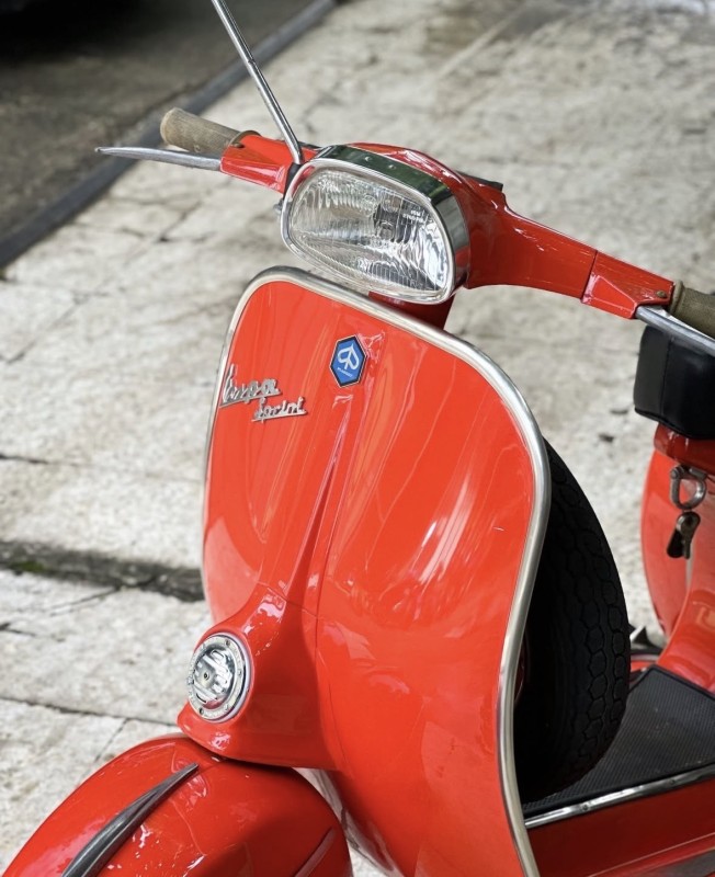 La Restauration de la Vespa Sprint 1970 : L’Art de Faire Revivre une Icône Italienne
carte grise de collection, proche d Antibes 