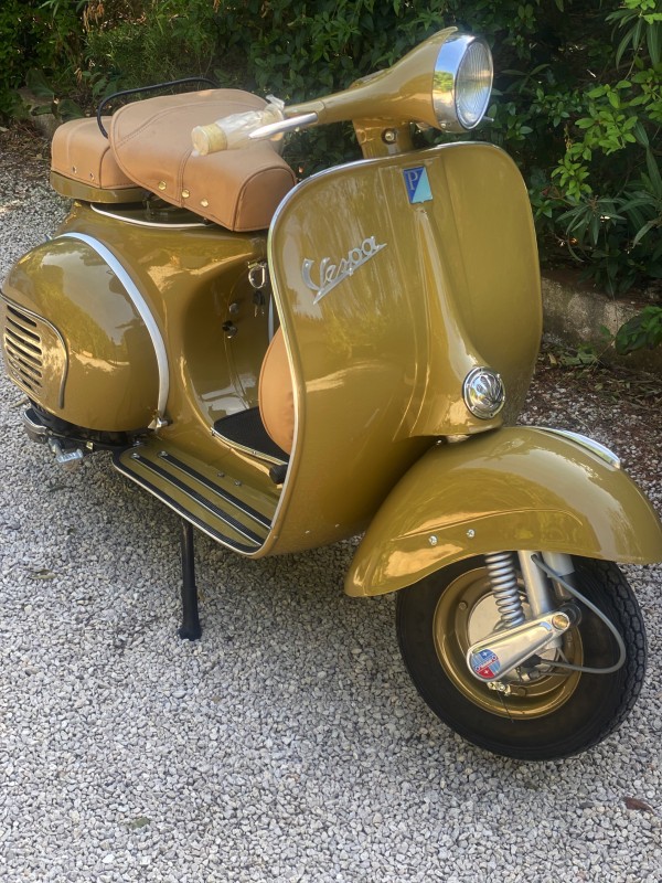 vespa VNB 1963 entièrement restaurée. proche de Marseille 