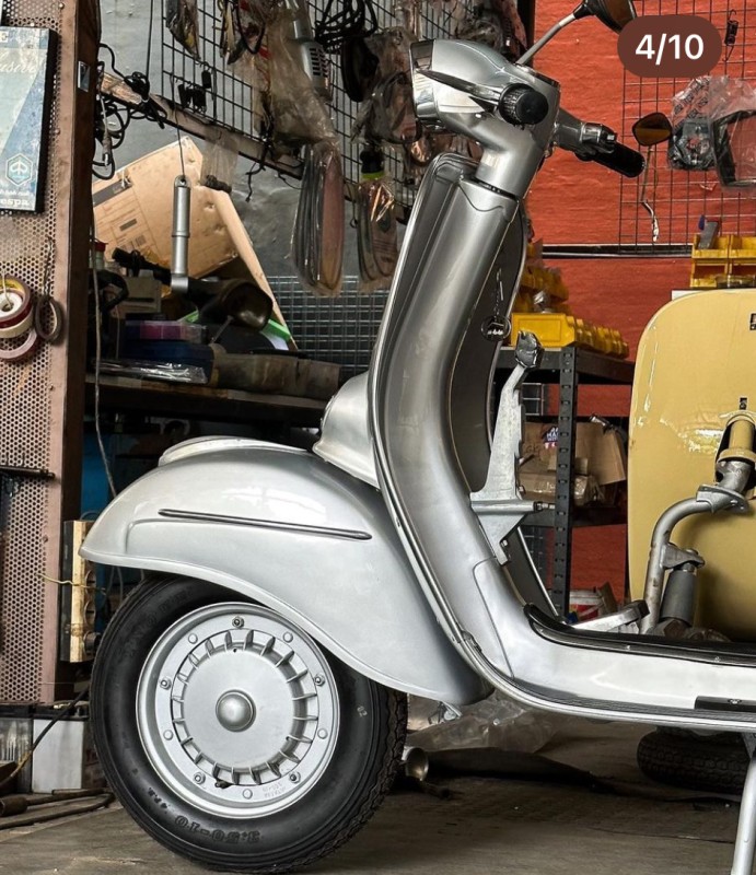 vespa sprint 125 ,1970 , entièrement restaurée, carte grise française collection. proche de Monaco 