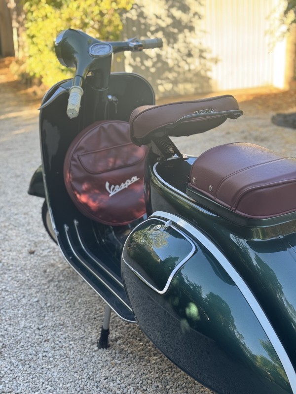 vespa VNB , vert jaguar, restauration complète, proche d Aix en Provence
