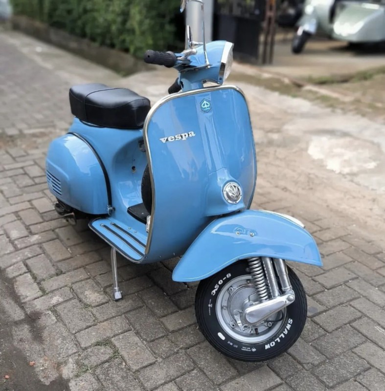 Vespa type sprint, restauration personnalisée, sur commande, collection, proche de paris 