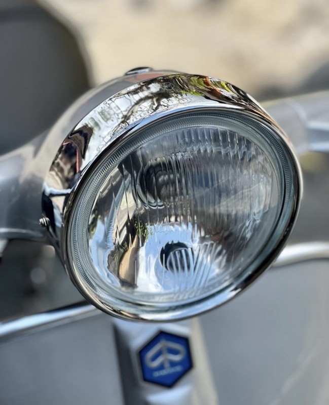 Vespa sprint 1974 , silver , carte grise française collection, à vendre proche de Monaco 