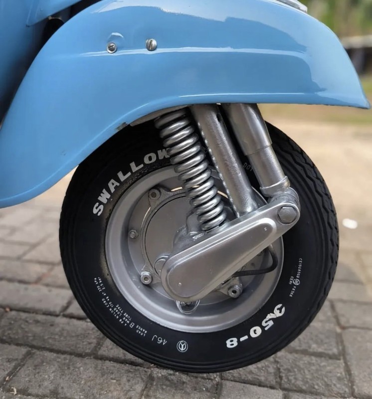 Vespa type sprint, restauration personnalisée, sur commande, collection, proche de paris 