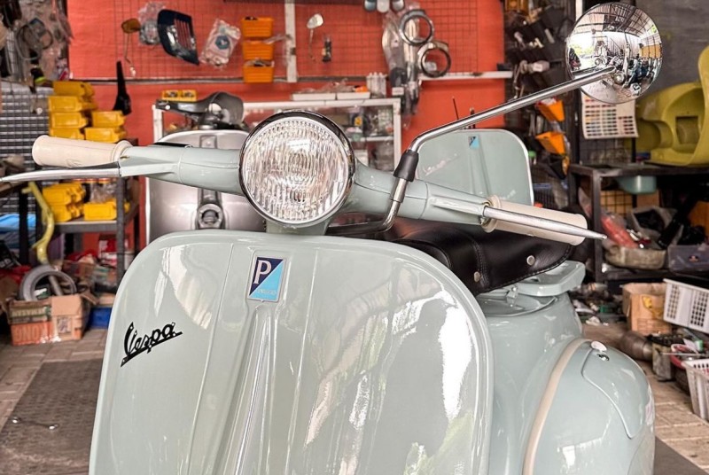 vespa Vbb 150cc vendue et livrée proche de Grenoble . sur commande. carte grise française collection 