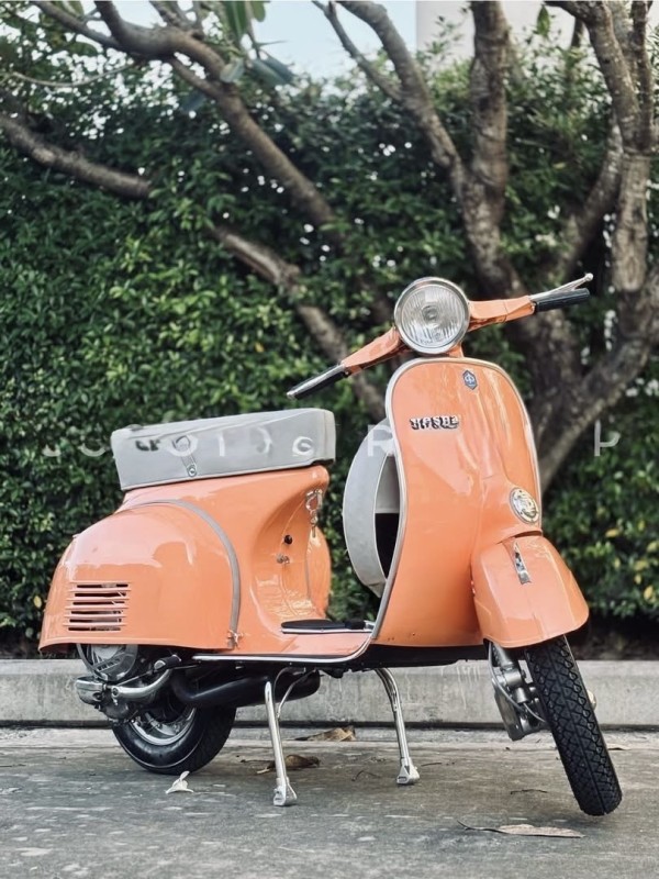 Vespa Sprint Veloce 1975 couleur saumon – Restauration personnalisée , carte grise collection, Paris 
