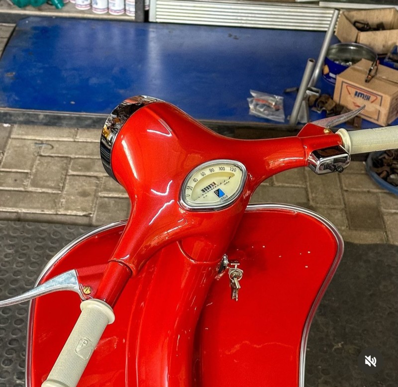 vespa VBB 150cc  entièrement restaurée, personnalisée, certificat d’authenticité, carte grise de collection, proche de saumur 