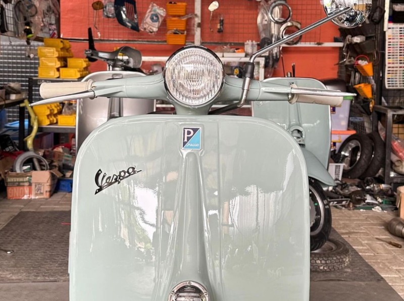 vespa Vbb 150cc vendue et livrée proche de Grenoble . sur commande. carte grise française collection 
